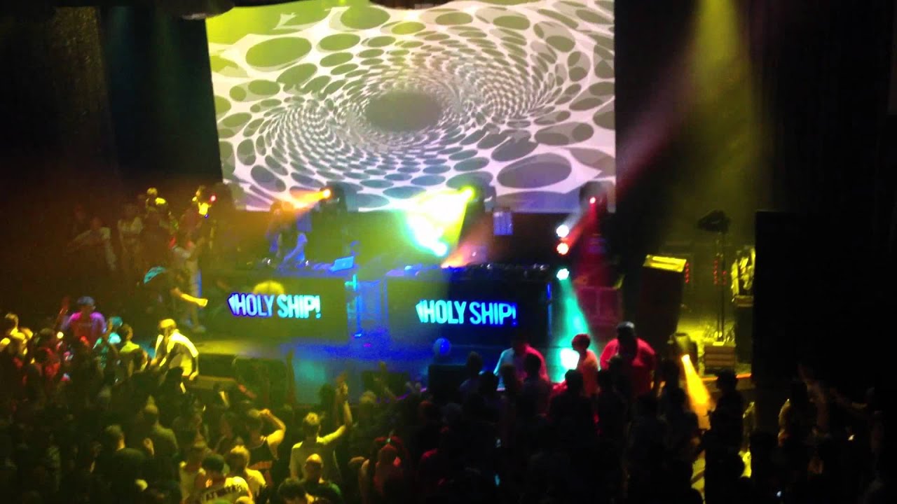Reginald Arvizu (Bassist from Korn) DJ'ing Live on Holy Ship 2012