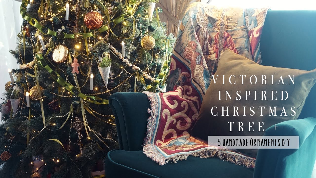 Victorian inspired christmas tree decor 2021 | FIVE EASY HANDMADE ORNAMENT IDEAS