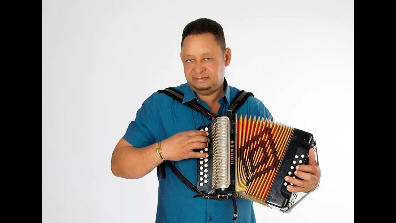 LA MORENA MIA - LUPE VALERIO