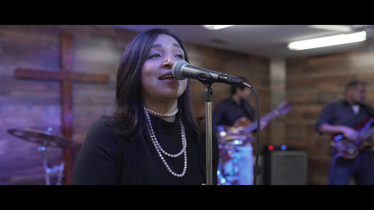 El Espiritu De Dios - Freeport Christian Center Worship Band with Pastors Julio & Eva Aluiso