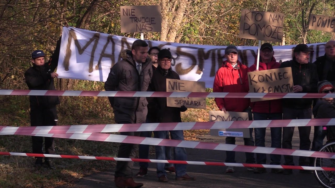 Protest mieszkańc&oacute;w Katowic przed MPGK 25.10.2021