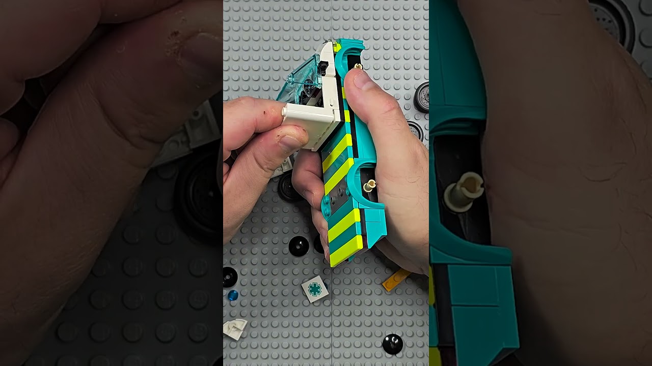 LEGO City Emergency Ambulance Speed Build  set 60451