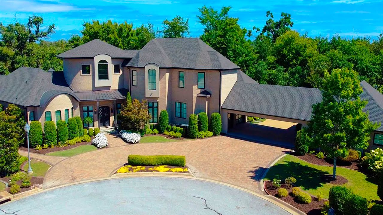 Overview of a luxurious mansion in Arkansas USA. $2,700,000 mansion tour.