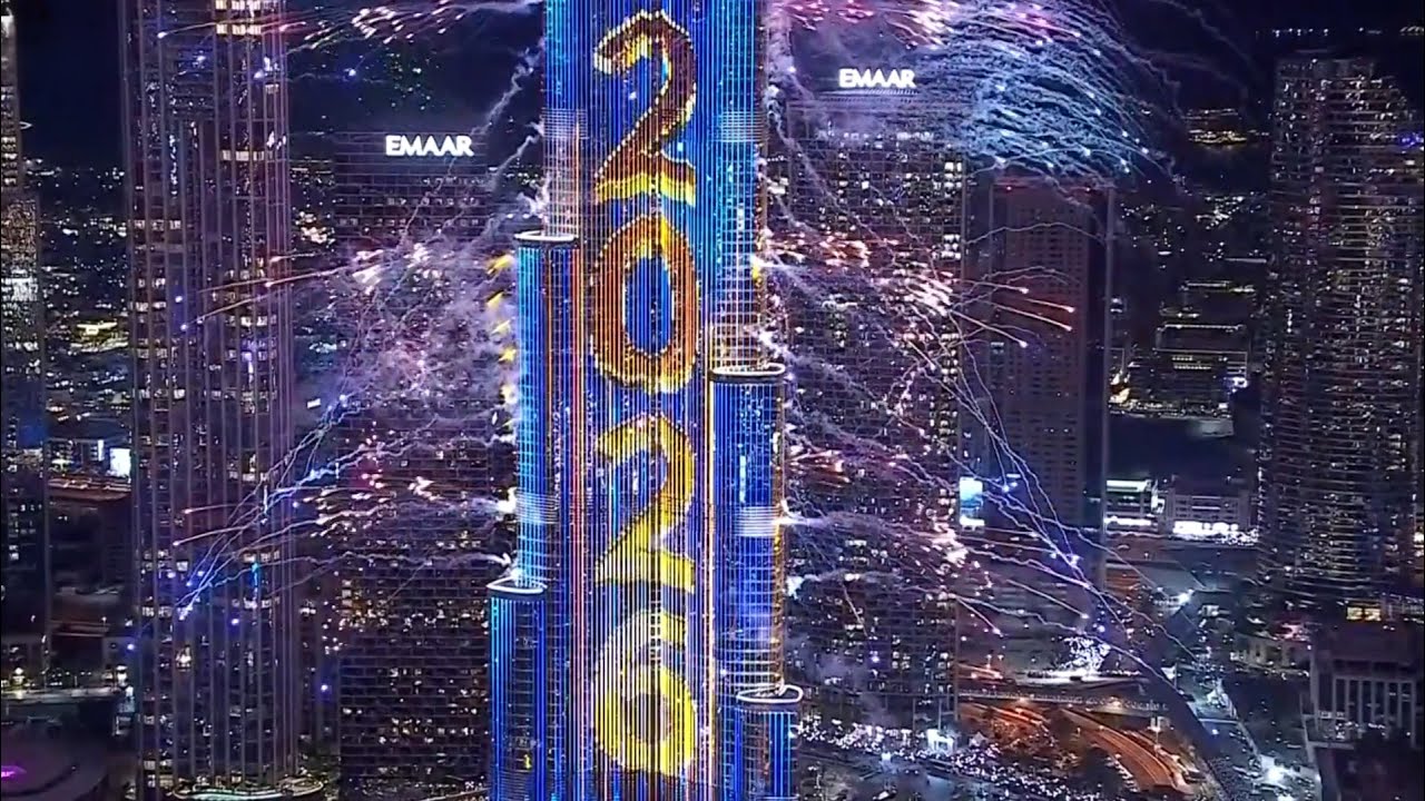 Dubai’s incredible fireworks display off the Burj Khalifa