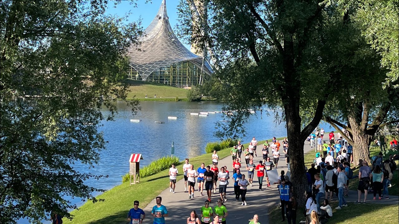 b2run München 2022 - Impressionen im Olympiapark 12.07.2022