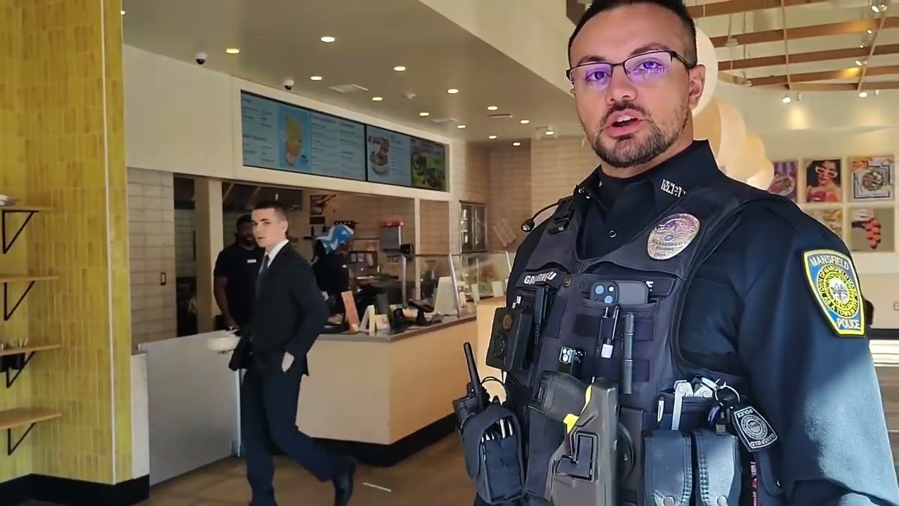 COPS BREAKING THE LAW IN BROAD DAYLIGHT! MANSFIELD, MA 1A 1AA 1ST AMENDMENT AUDIT FAIL!