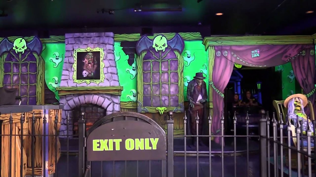 Clifton Hill, Niagara Falls   Fun By The Falls   July 2015