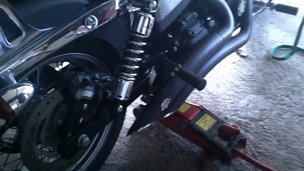 Remplacement amortisseurs Harley street bob 2006