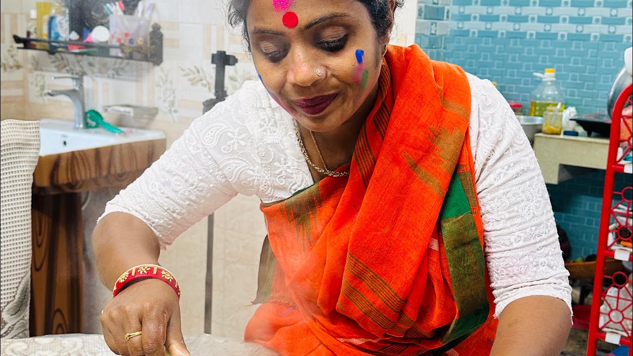 খিচুড়ি  রান্না  করলাম  হোলির  দিনে 😋😋😋😋