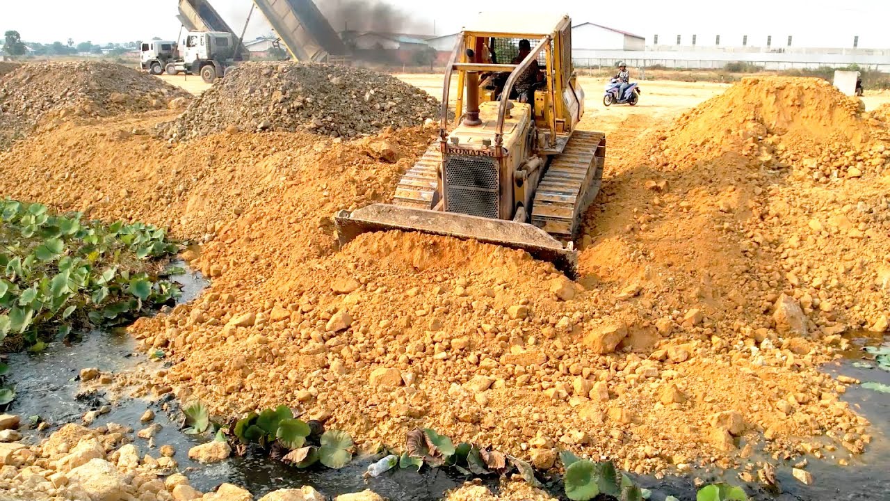 Perfectly Bulldozer Fast Process Pushing Soil Landfill & Clearing Mud Complete Some Part of Project