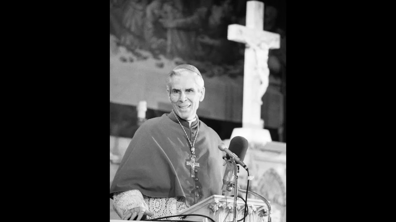 The Seven Last Words of Christ - The Wisdom of Archbishop Fulton J. Sheen. A Retreat with Al Smith.