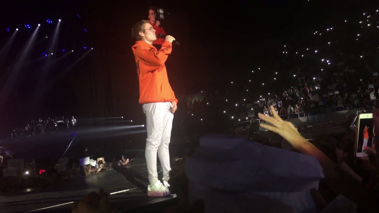 Justin Bieber (Purpose Tour Barcelona)  Life Is Worth Living live in Barcelona