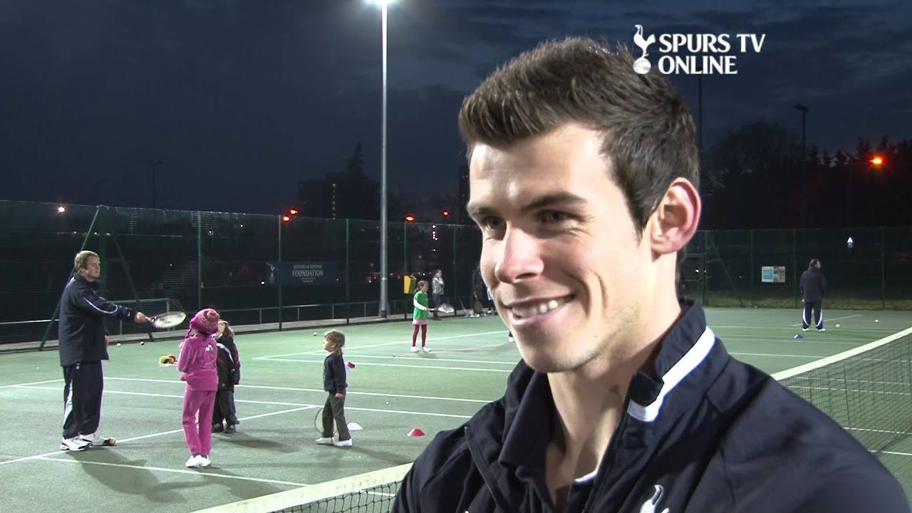 Bale takes to the court | Tennis with Tottenham Hotspur