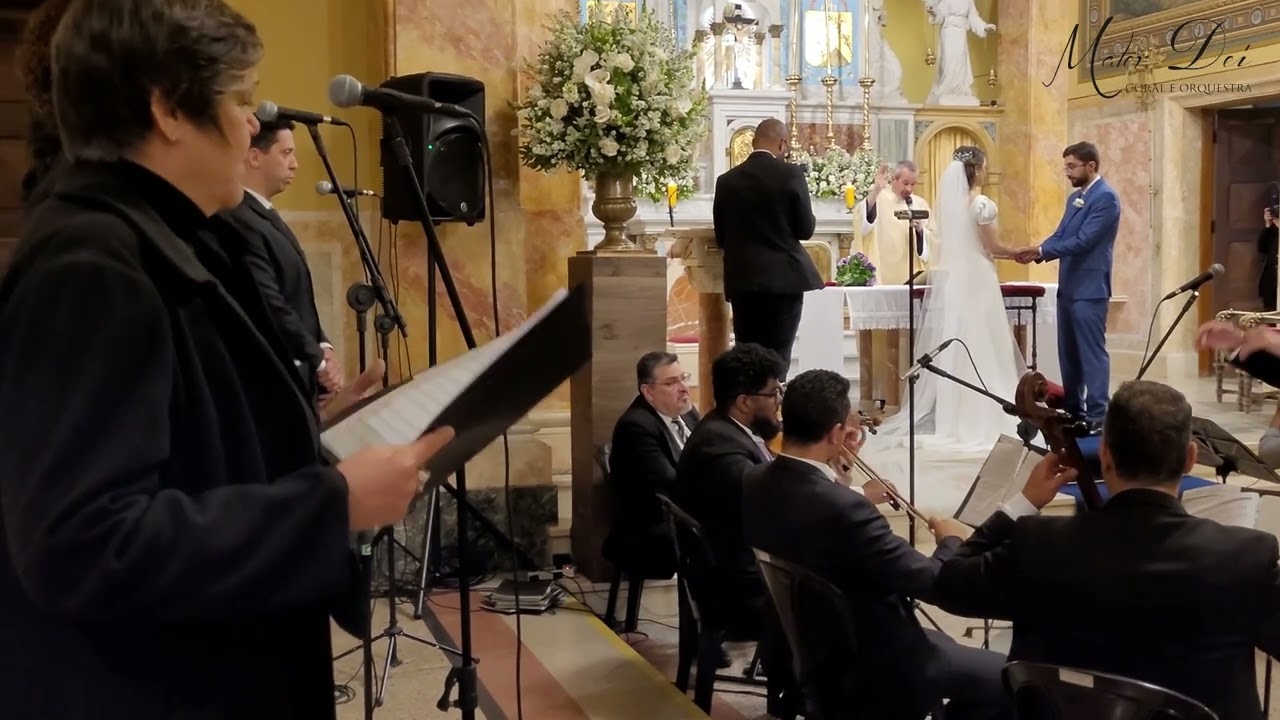 Coral Mater Dei - SP Música Ave Maria Gounod (Solo Masculino)
