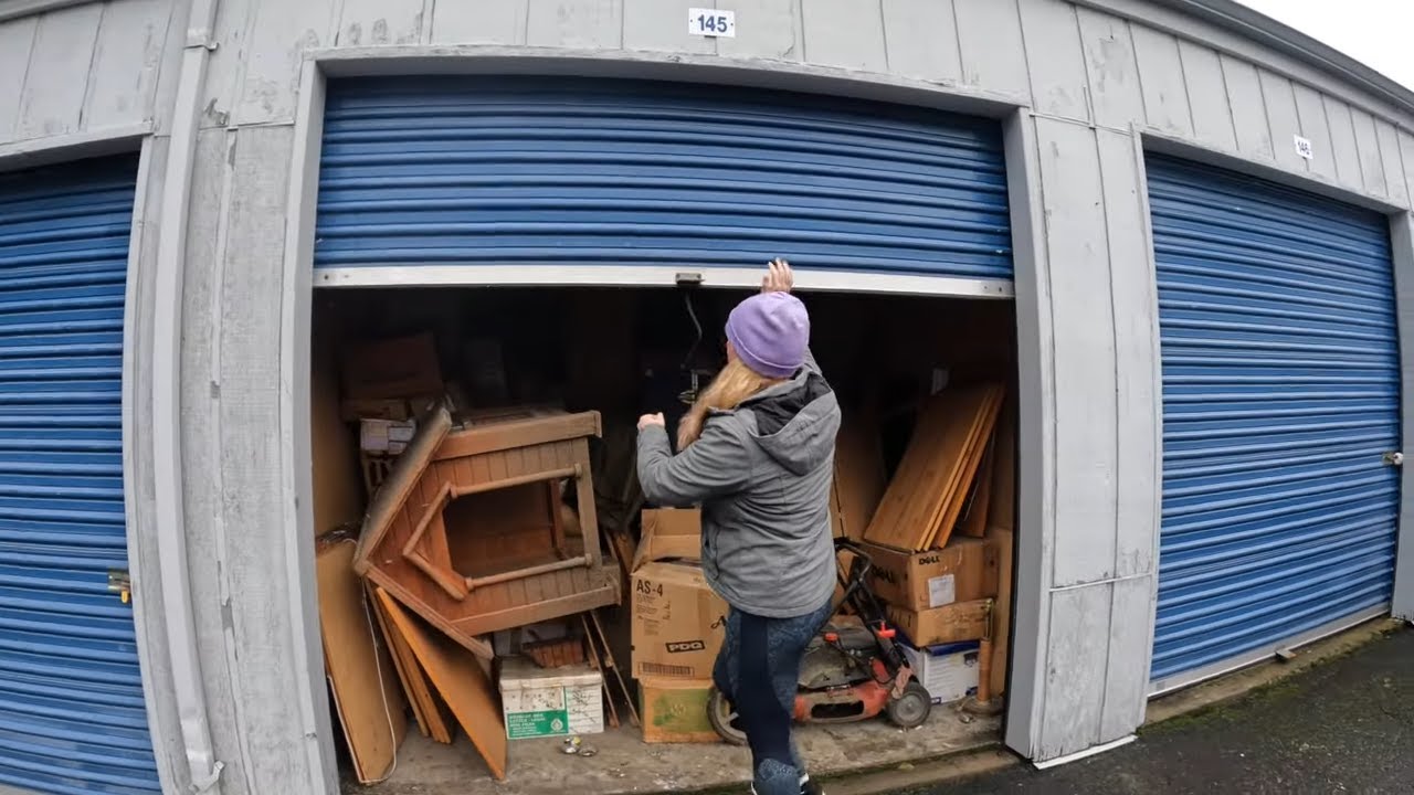 I Bought An Antique Storage Unit YEARS Unclaimed?