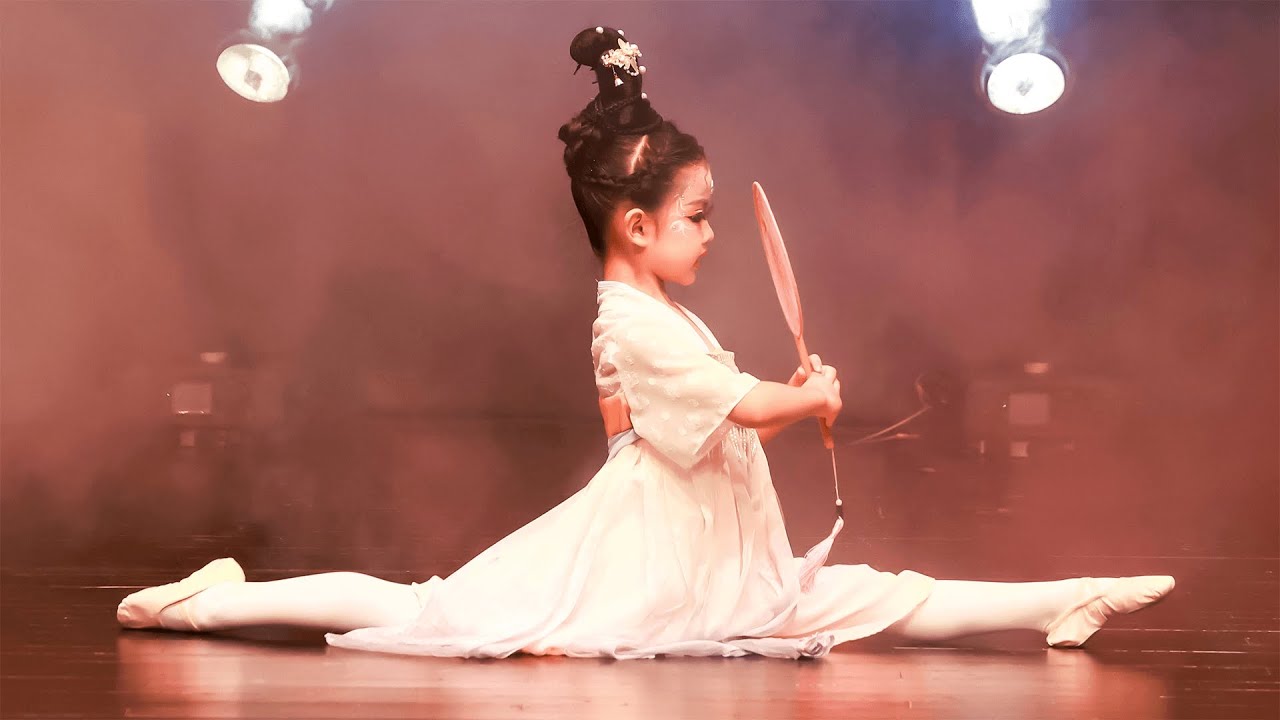 【胭脂妆】幼儿园萌娃跳起舞来真可爱 | 中国舞