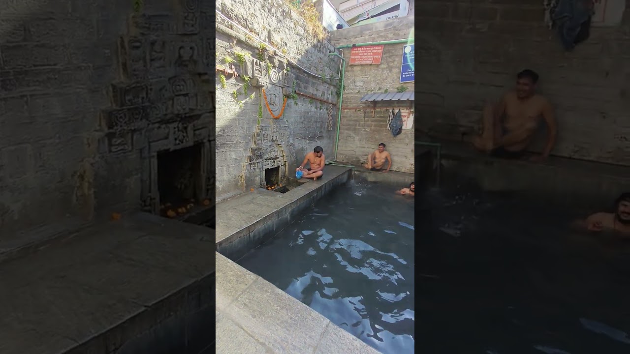 वशिष्ठ मंदिर मनाली, ऋषि वशिष्ठ की तपस्या स्थली माना जाता है, जो भगवान राम के कुलगुरु थे। 
