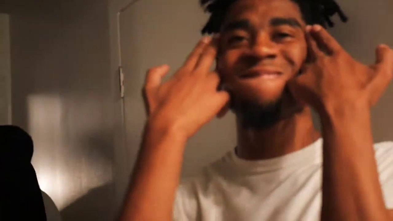 SpankyG Ft  OnlyOnePhizo   '2 Pistols'      Music Video