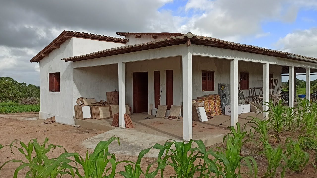 Casa em construção posso te enviar a planta enviar via zap 82.982175389.