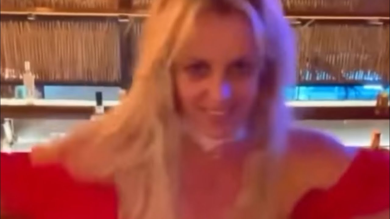 Britney Spears IN MEXICO ALONE CAUSES MAJOR DRAMA!