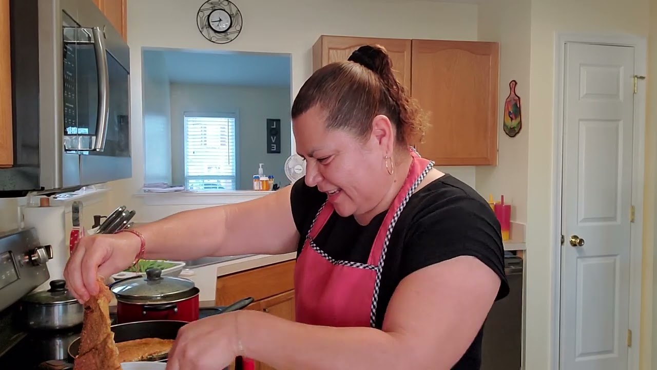 Cosinando una rica Carne encebollada 😋😋😋😋