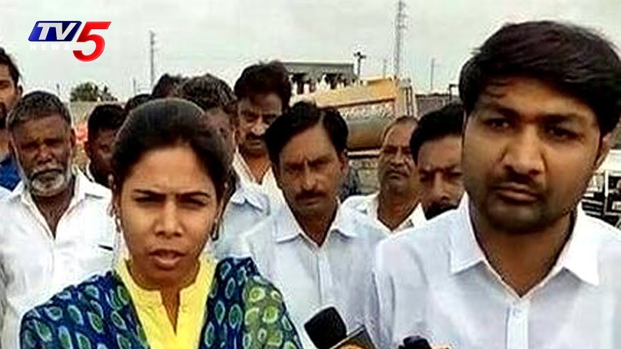 Nandyal By-Poll | ఓటు వేయలేకపోయిన భూమా కుటుంబం | Bhuma Family Not Able to Cast Their Vote | TV5 News