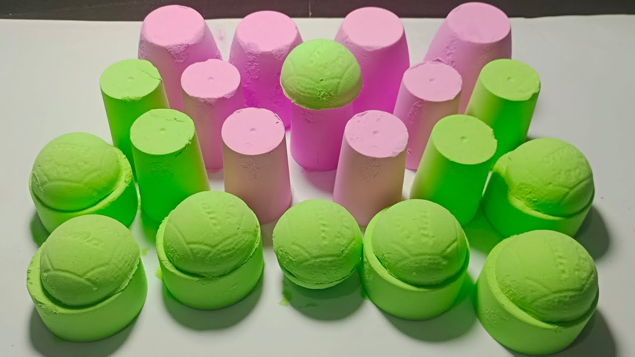 Baking soda crush satisfying videos #asmr #asmrbakingsoda 
