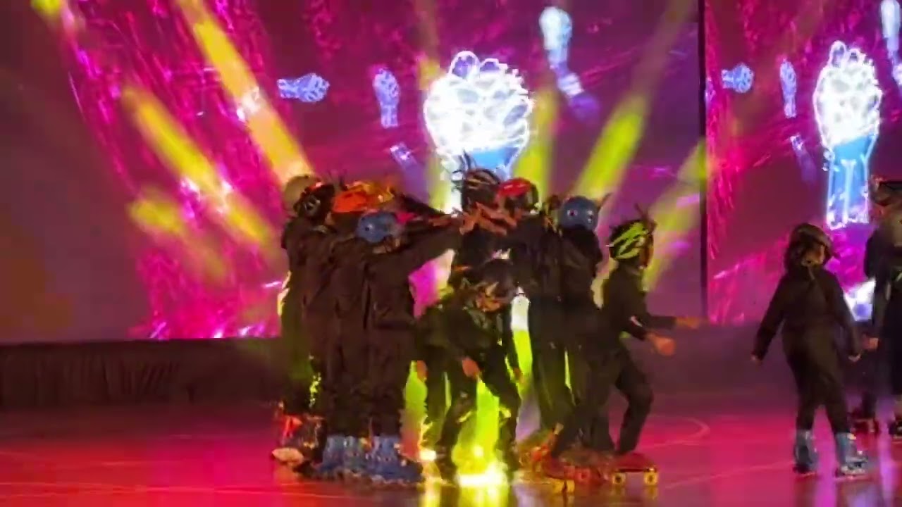 Skating Dance “Revolutionary children” Dance performance