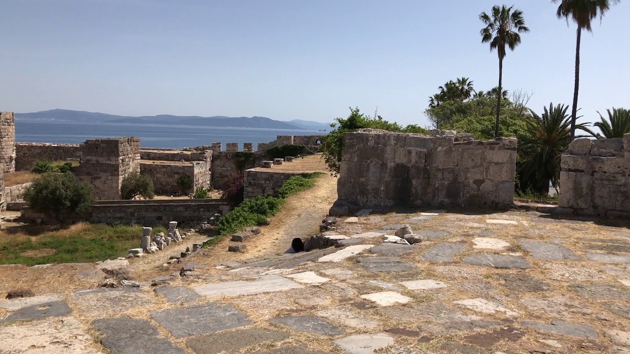 4  The video shows a part of Neratzia Castle's and interior