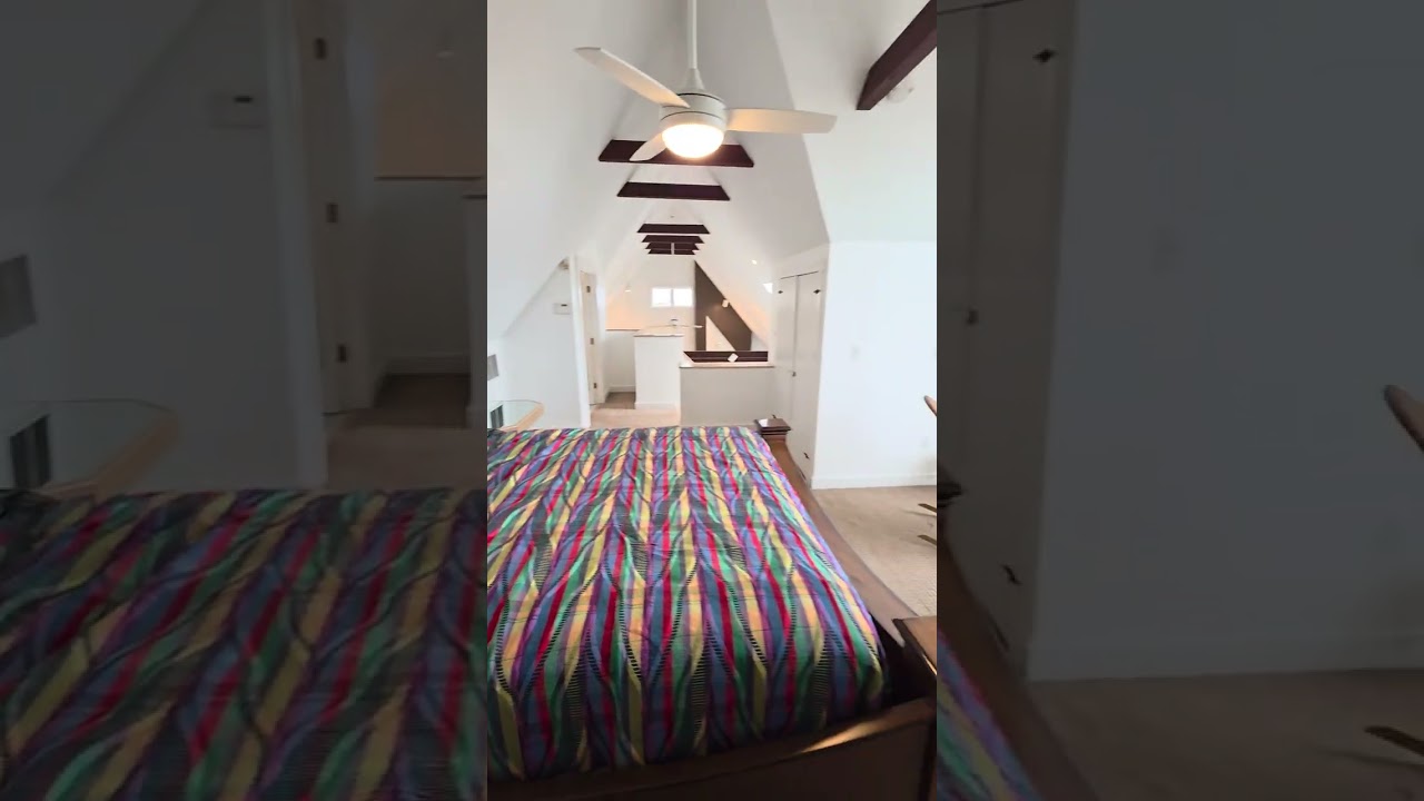3 bedroom 2 bathroom Beach House!! Your front yard is the Beach!!