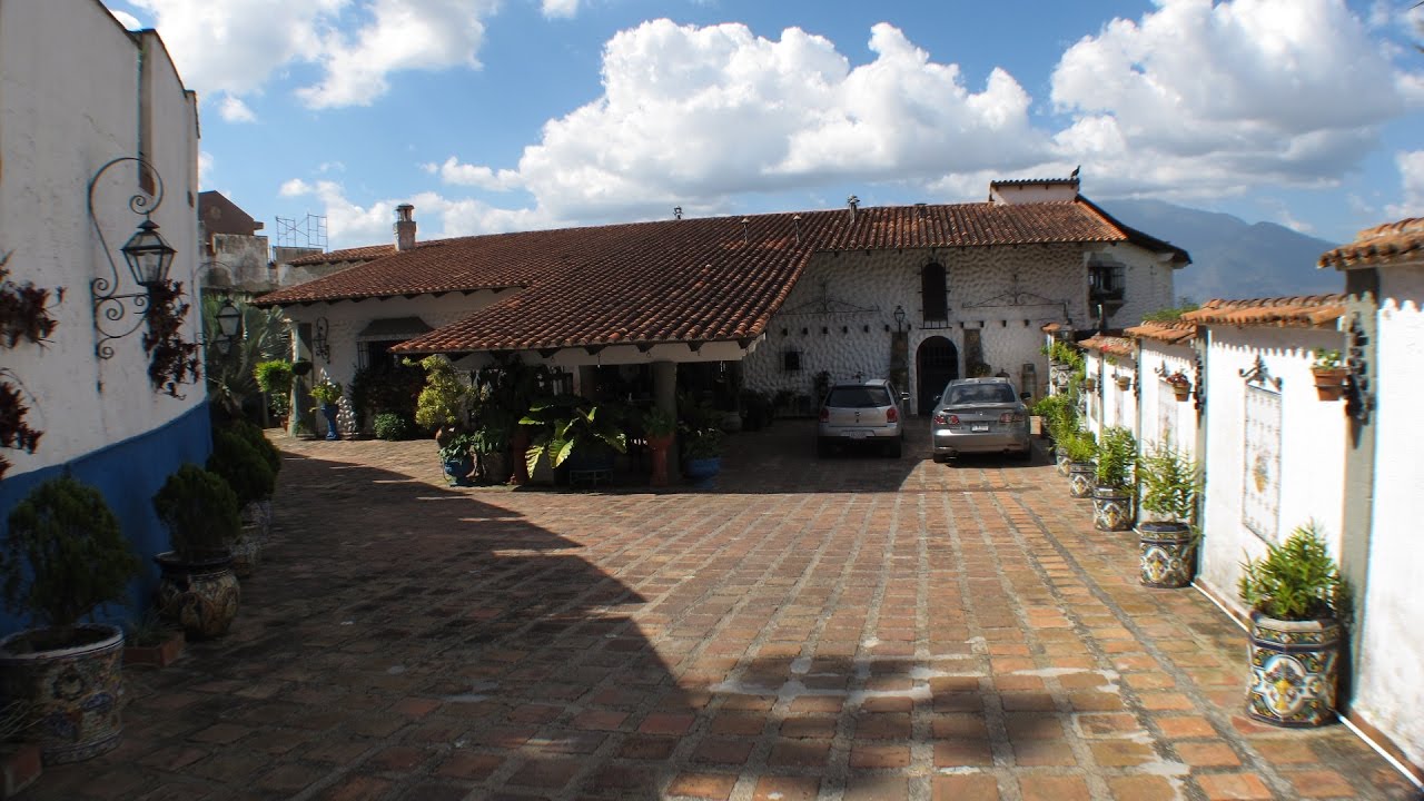 Fabulosa Mansión de 900 M2. en venta, Alto Hatillo, Caracas-Venezuela