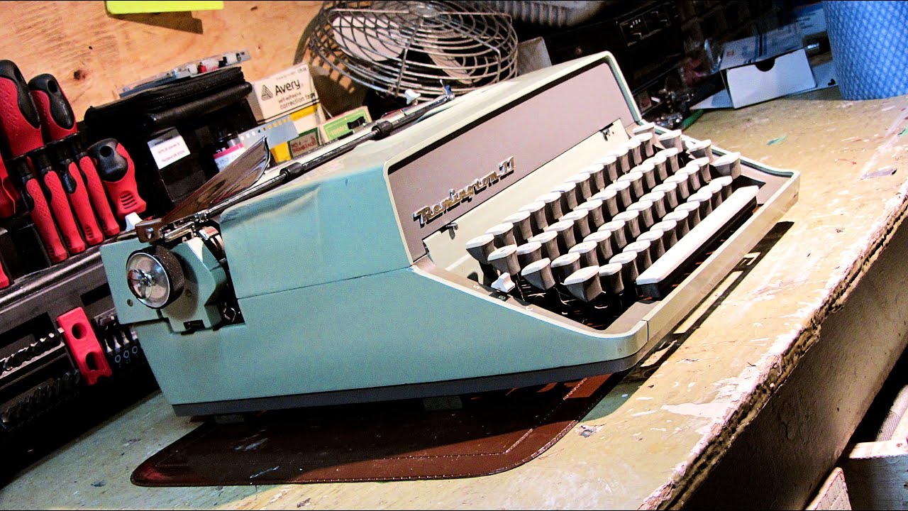 Review ~ 1963 Remington 'Model 11' Portable Typewriter