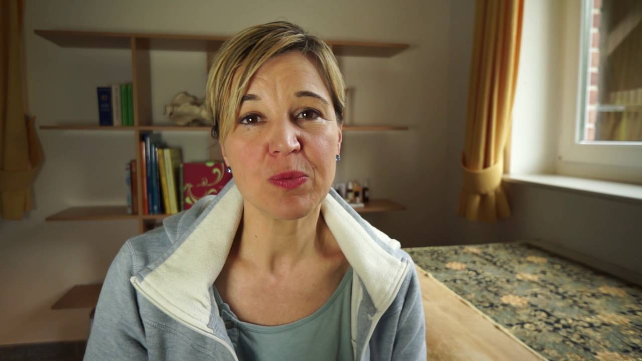 Hebamme Andrea erkl&auml;rt: Was muss in den Klinikkoffer