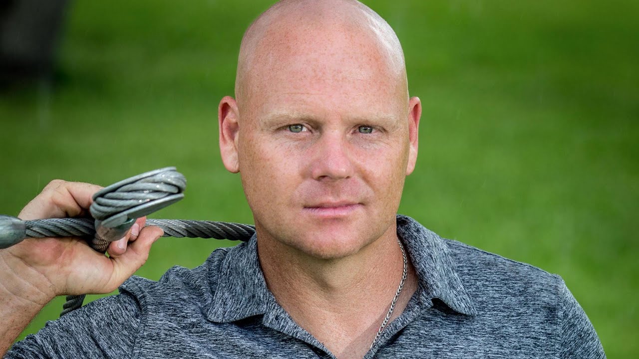 Nik Wallenda Faces His Fear while Balancing on a Wire