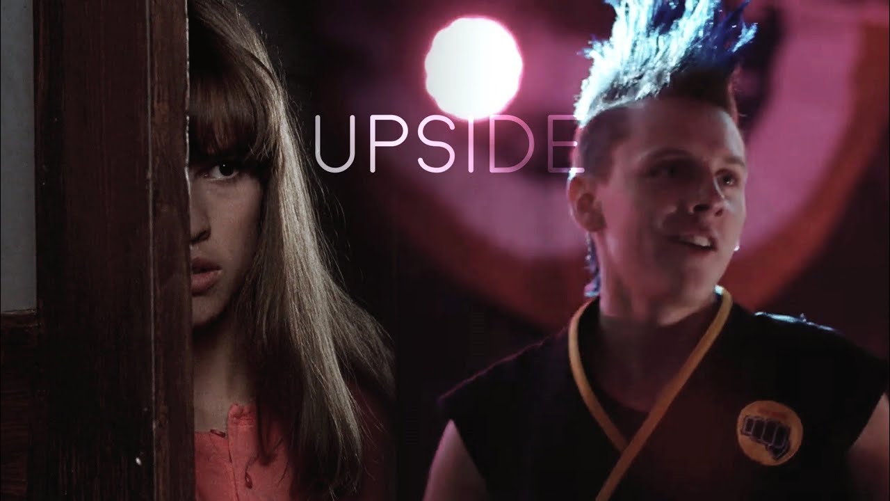 Julie & Hawk • Upside