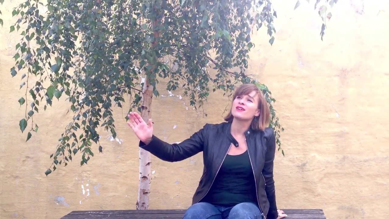 Louise Dubiel - August - Visse Ting Er V&aelig;rd At Vente P&aring;