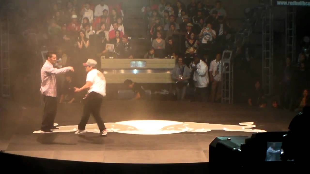 red bull 2010 Airdit vs Beast [HD]