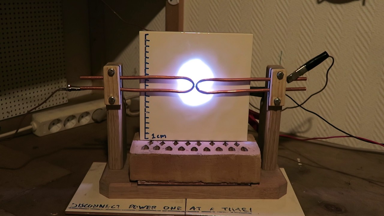 Birkeland-Eyde style plasma disk