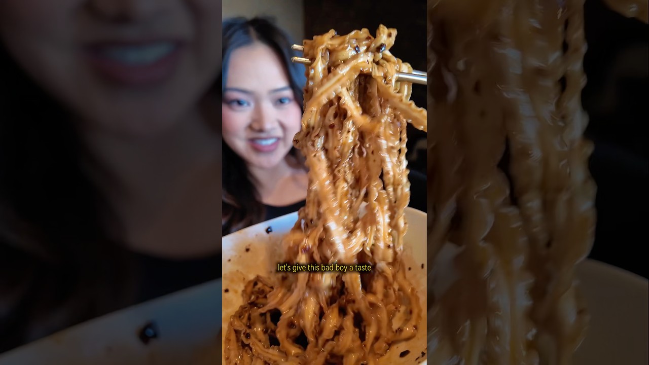 Лапша быстрого приготовления Fly by Jing просто бомба 😍 #лапшабыстрогопитания #обзореды