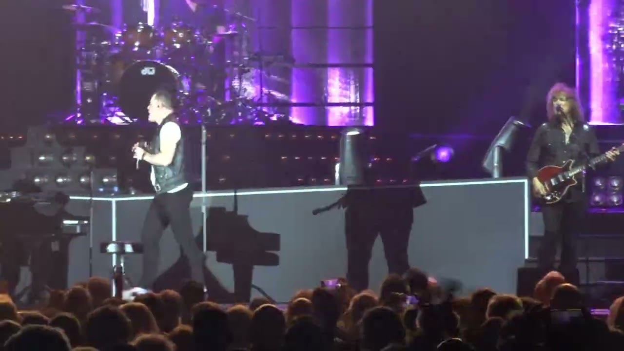 One Vision of Queen Marc Martel - Don't Stop me now - Live Düsseldorf 01.11.2025