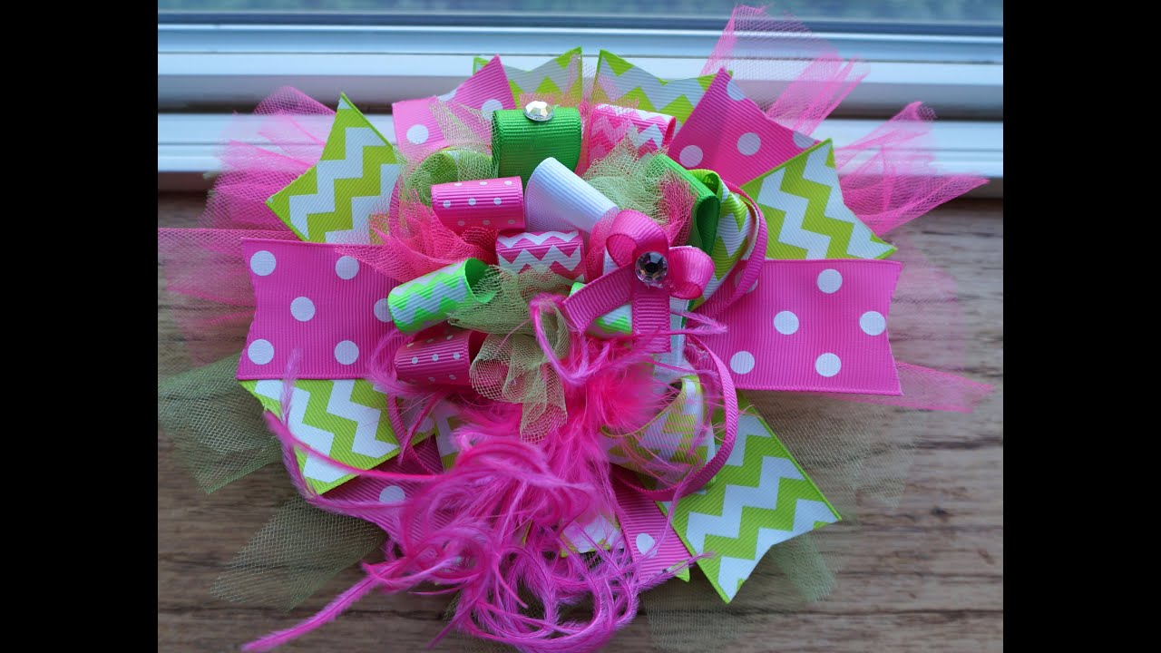 Funky Loopy Bow Tutorial with Artemis in Love