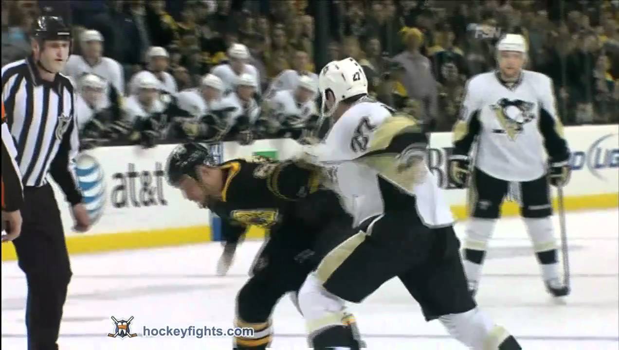 Craig Adams vs Gregory Campbell Jan 15, 2011