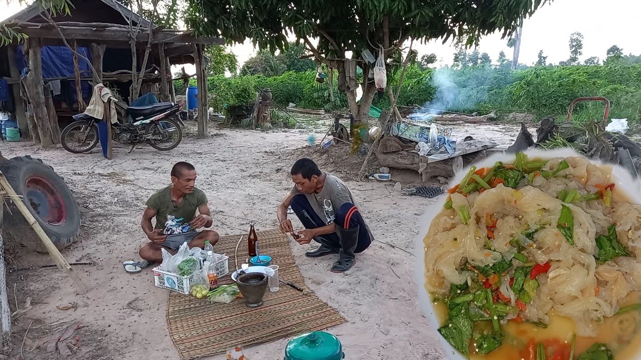 นี่ละวิถีบ่าวไทบ้าน จ้วดแก้เมื่อยเสร็จจากนา เมนูกับแกล้ม ทอดหัวเป็ด ยำแมงกะพรุน บรรยากาศหนหวยรีสอร์ท