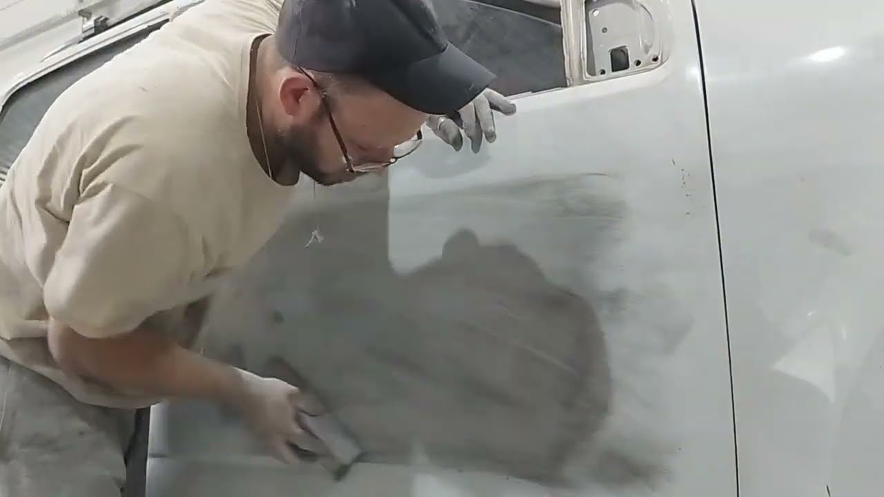 lixamento da massa poliéster. Banho de tinta da S10 2013