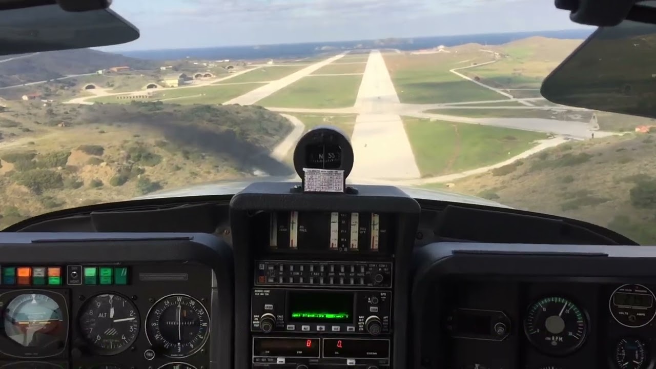 LANDING SKYROS AIRPORT