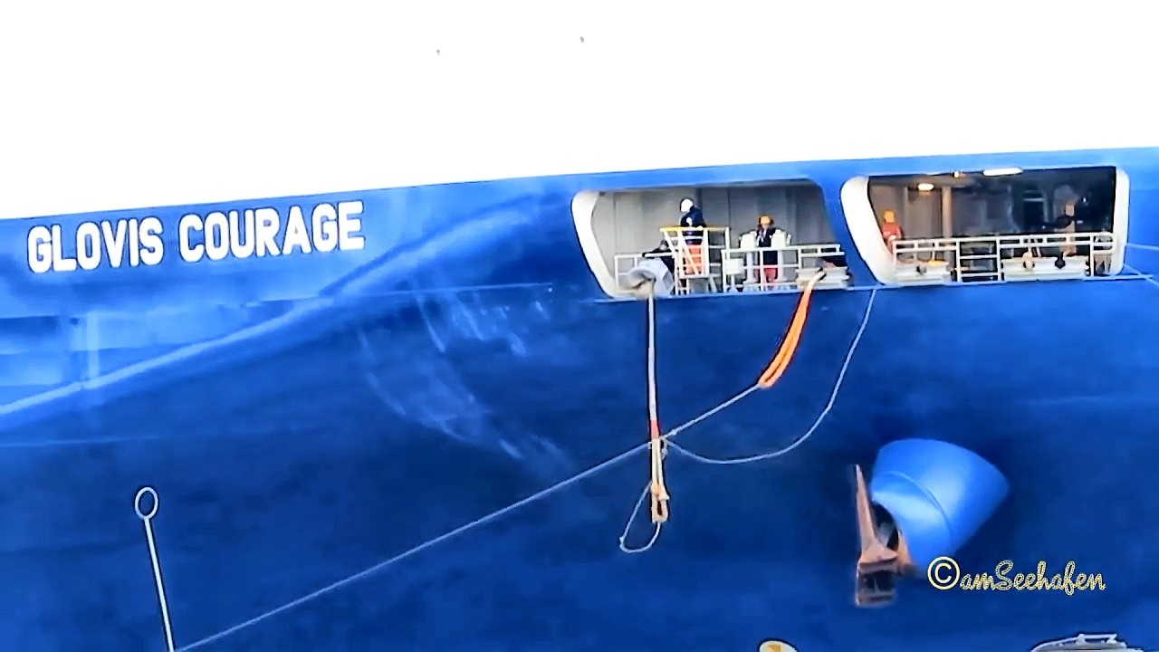 Autotransporter GLOVIS COURAGE + V7AQ2 Schlepper  IMO 9651101 Emden RoRo car carrier + tugs