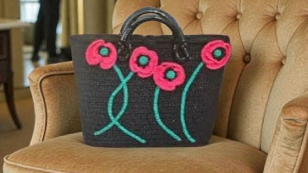 Borsa in lana all'uncinetto con papaveri