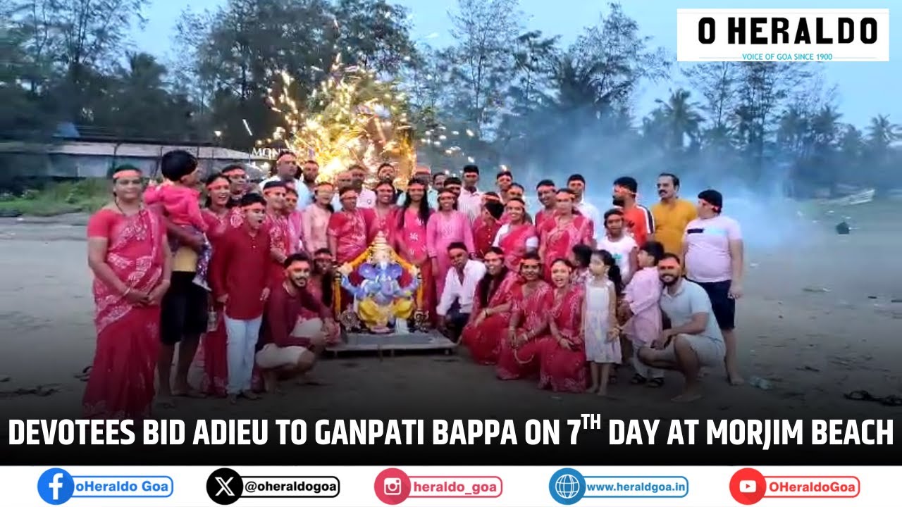 Devotees bid adieu to Ganpati Bappa on 7th day at Morjim Beach