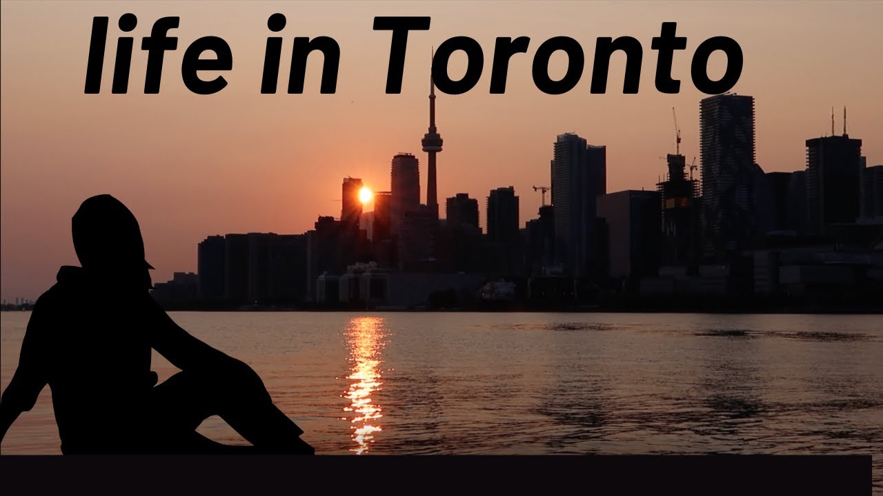 Life in Toronto || Busy days at work, gratitude walks, morning smoothie recipe etc.