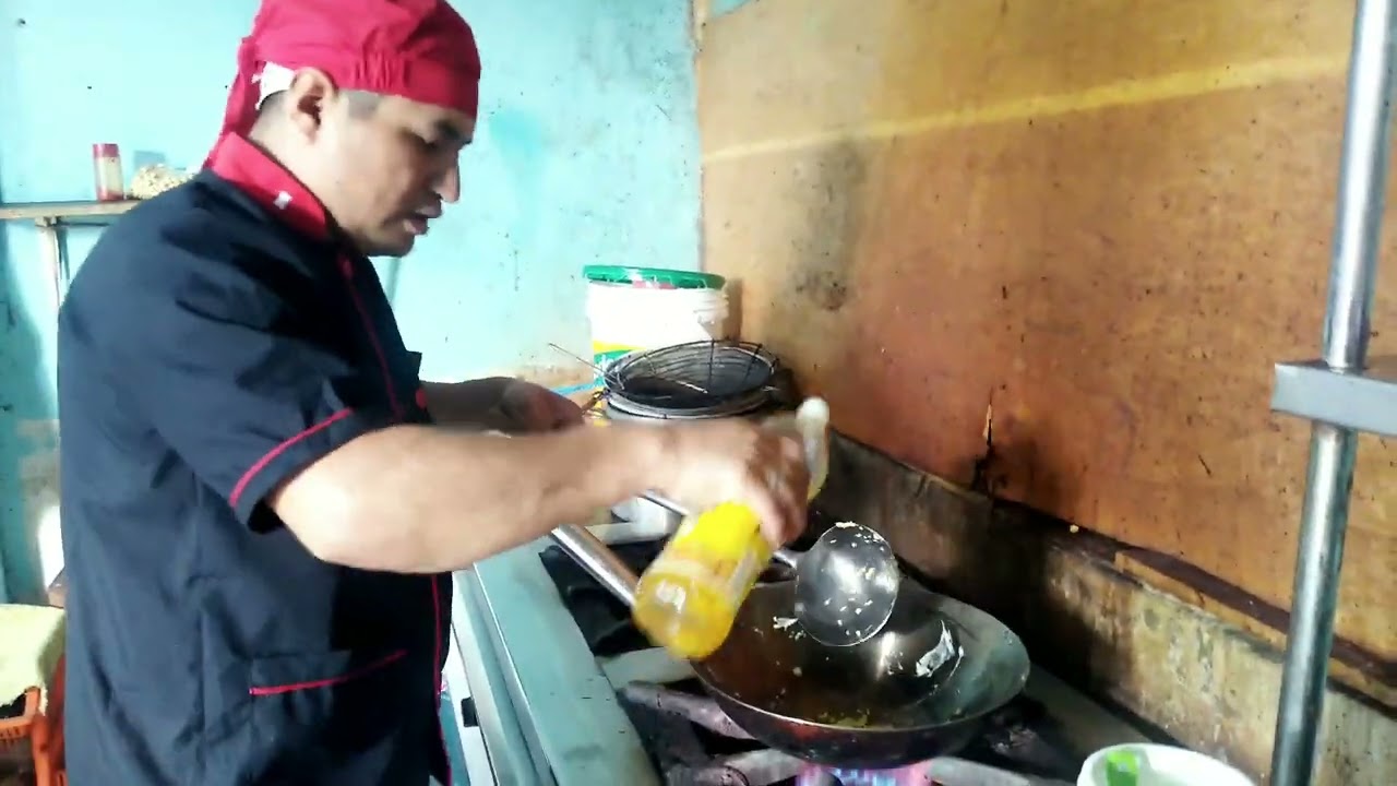 un rico chaufa de langostinos pocos ingredientes y fácil y rico 😋